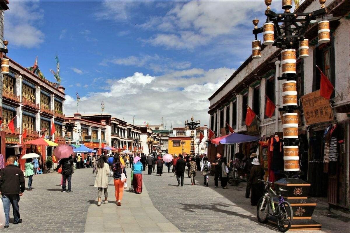 Barkhor street Lhasa
