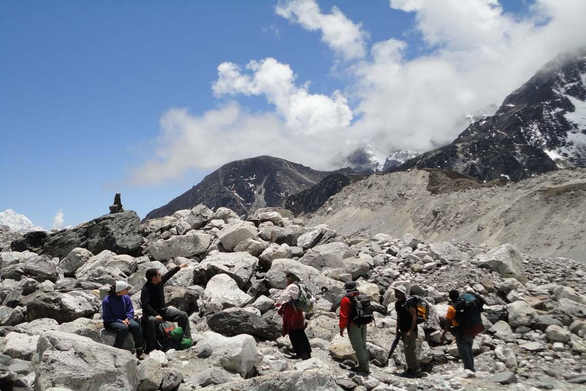 Crossing chola pass