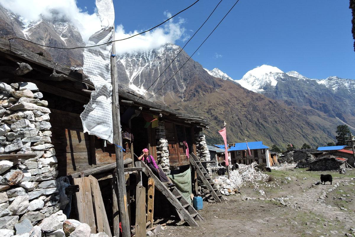 Manaslu circuit Tsum valley trek