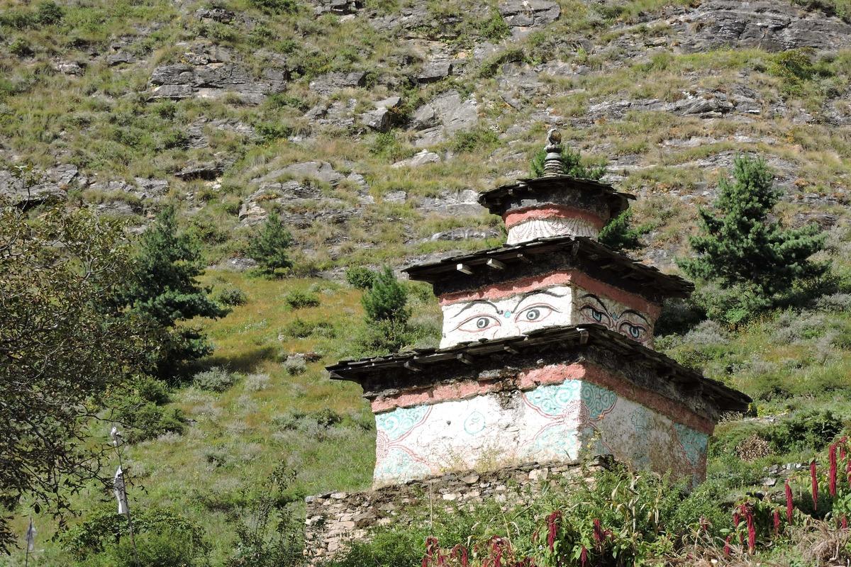 Trek to Manaslu and Tsum valley